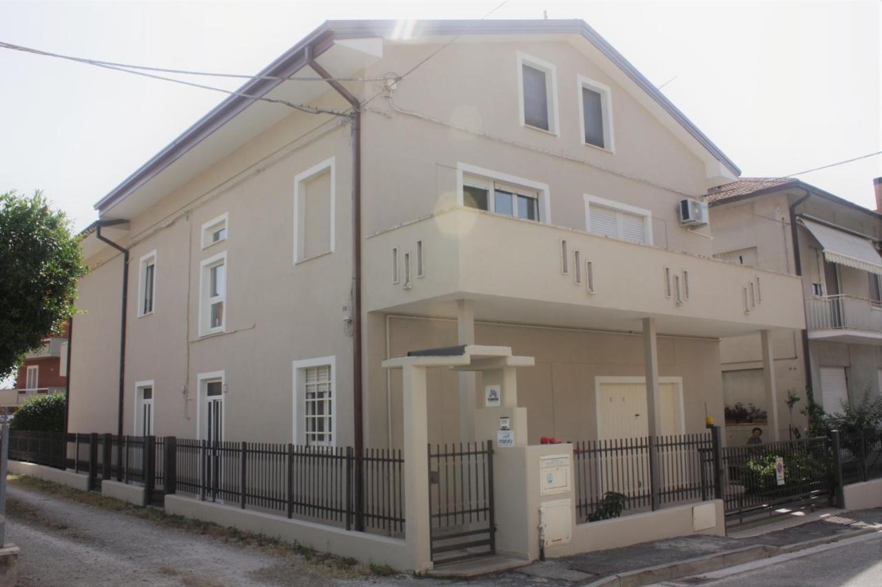 Maruru B&B dell'Arte Civitanova Marche Exterior foto